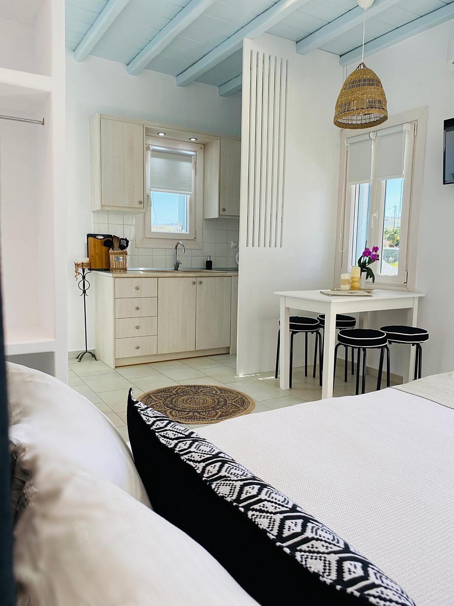 Tatiana Villa & Apartments Klouvas Extérieur photo
